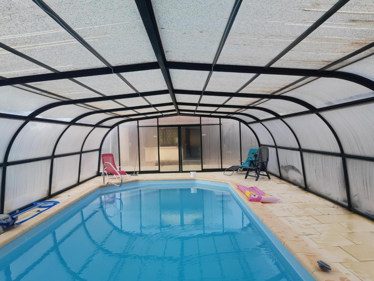 Maison A La Campagne Avec Piscine Flayat Buitenkant foto