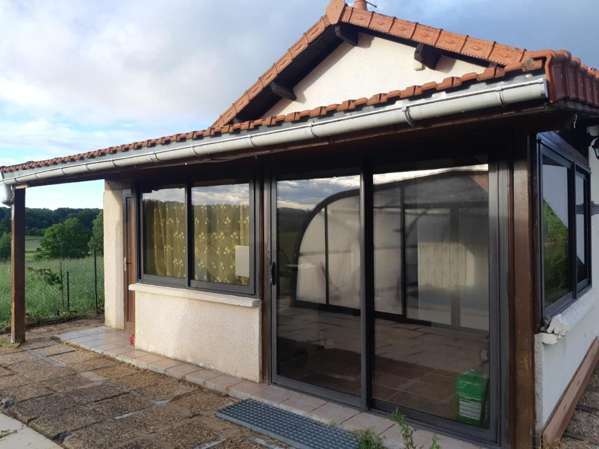 Maison A La Campagne Avec Piscine Flayat Buitenkant foto