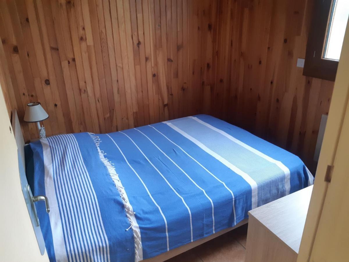 Maison A La Campagne Avec Piscine Flayat Buitenkant foto